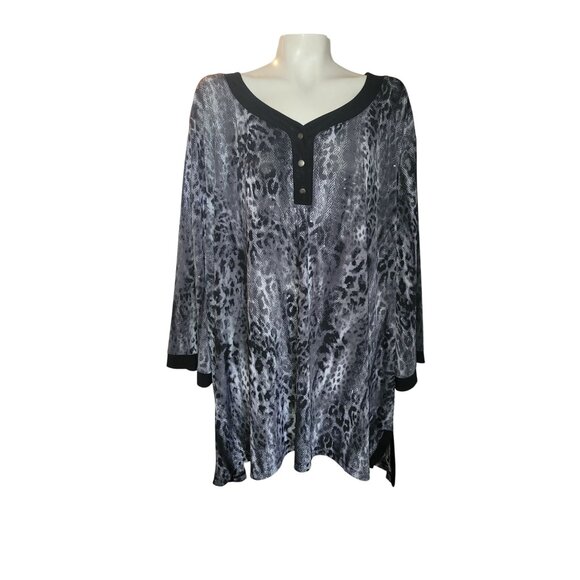 MAGGIE BARNES Plus Size 5X Black & Gray Animal Print Long Sleeve Tunic Top With - Picture 1 of 7